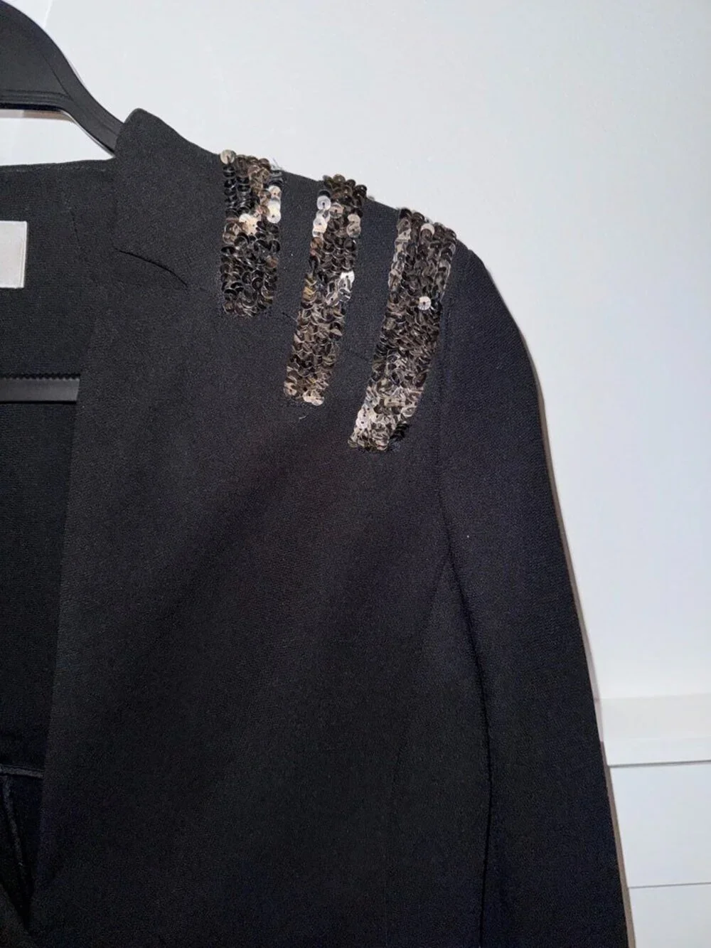 Mark & James Badgley Mischka Black Blazer Embellished Shoulder NWT, Small - Picture 3 of 11
